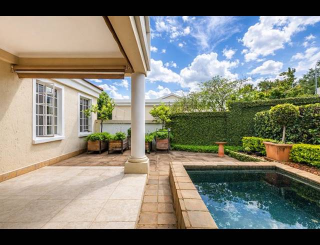 2 BEDROOM SIMPLEX FOR SALE IN WATERKLOOF RIDGE